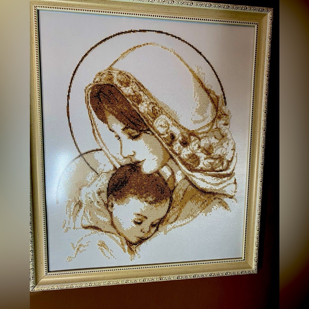 Picture of Our Lady with child. Beads. Handmade